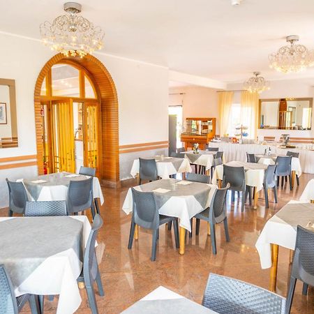 Hotel Bella Peschiera بسكييرا ديل غاردا المظهر الخارجي الصورة