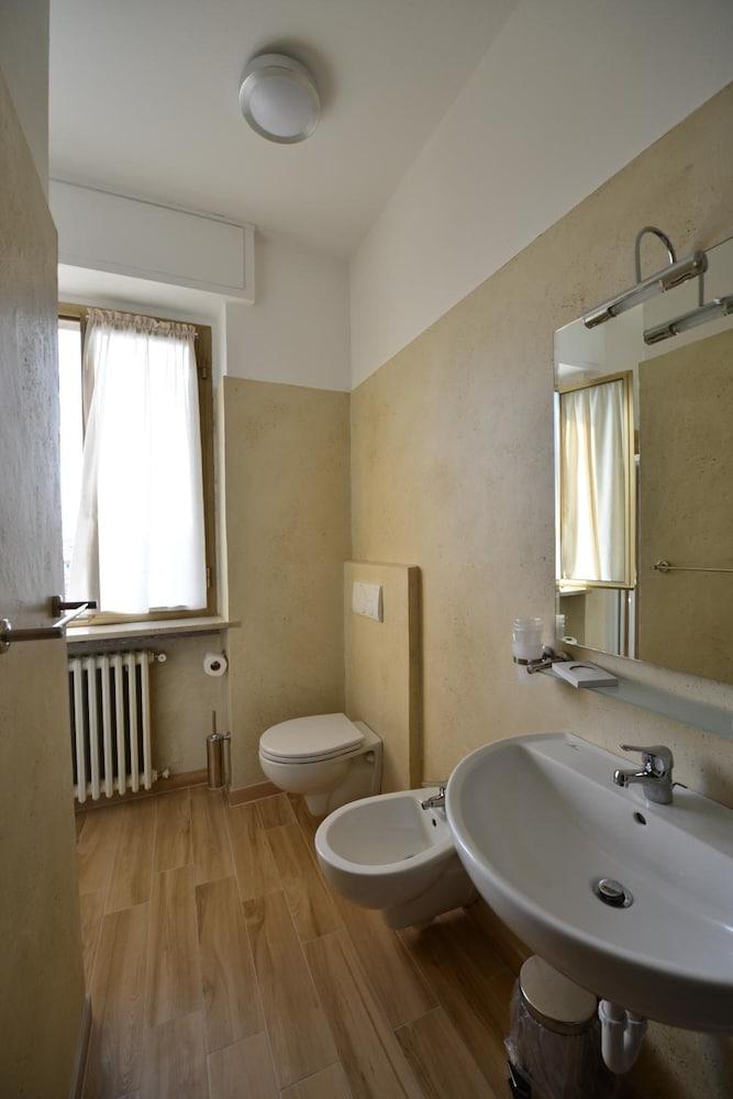 Hotel Bella Peschiera بسكييرا ديل غاردا المظهر الخارجي الصورة