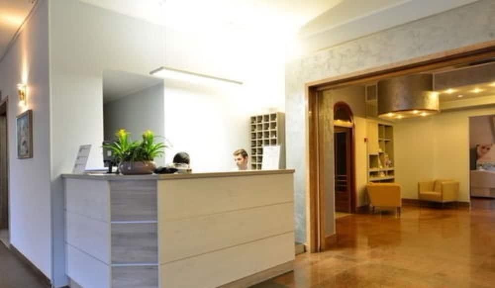 Hotel Bella Peschiera بسكييرا ديل غاردا المظهر الخارجي الصورة
