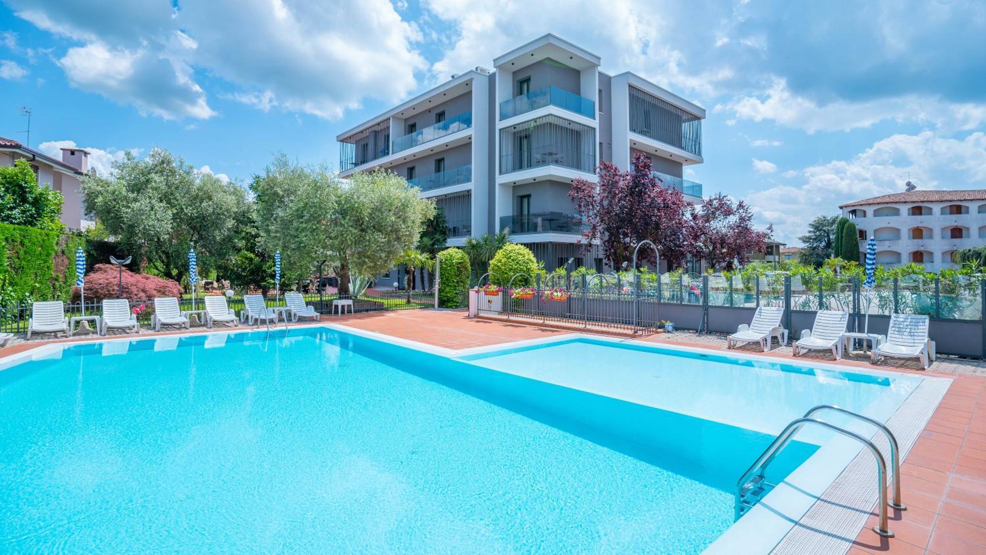 Hotel Bella Peschiera بسكييرا ديل غاردا المظهر الخارجي الصورة