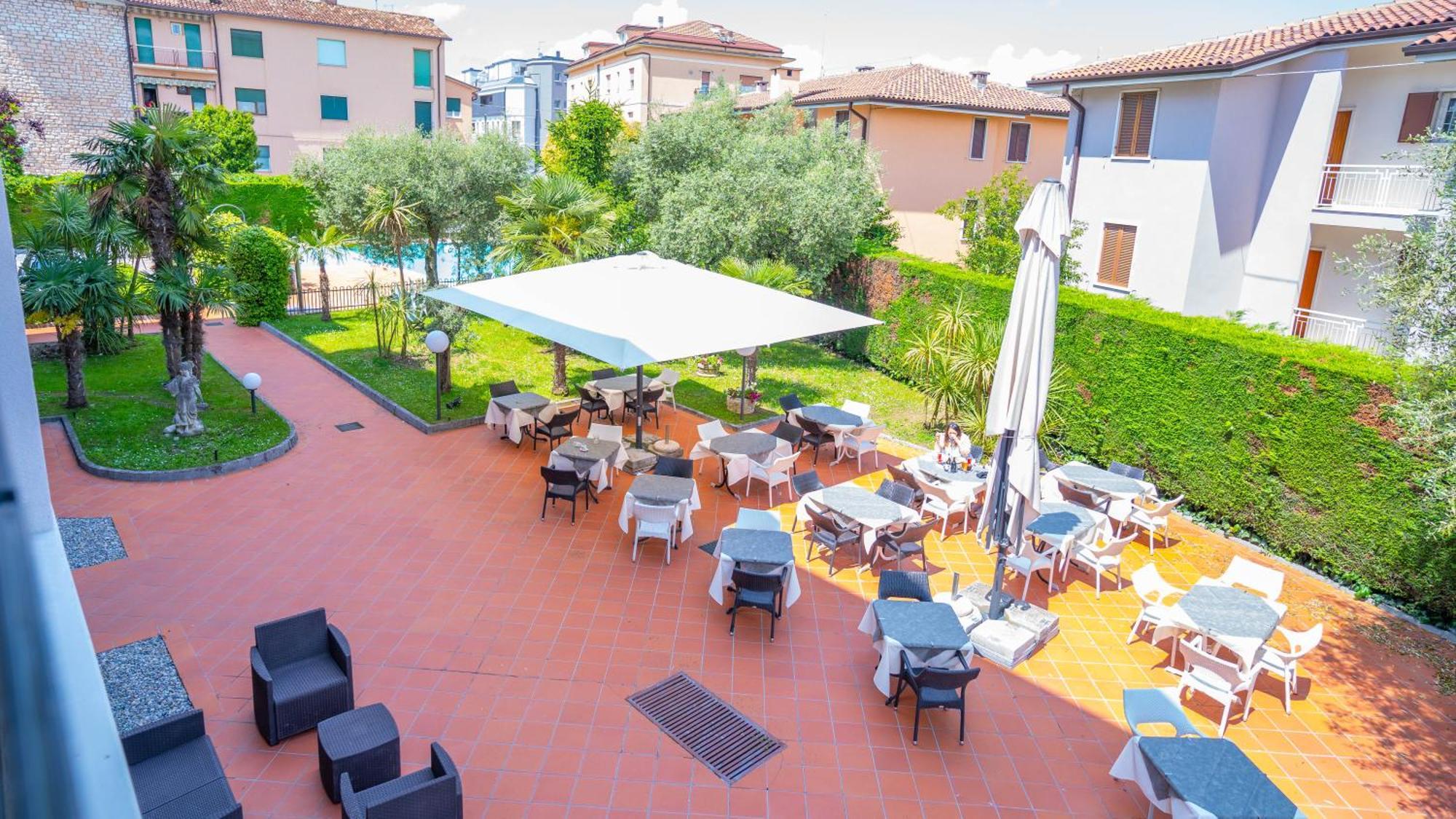 Hotel Bella Peschiera بسكييرا ديل غاردا المظهر الخارجي الصورة