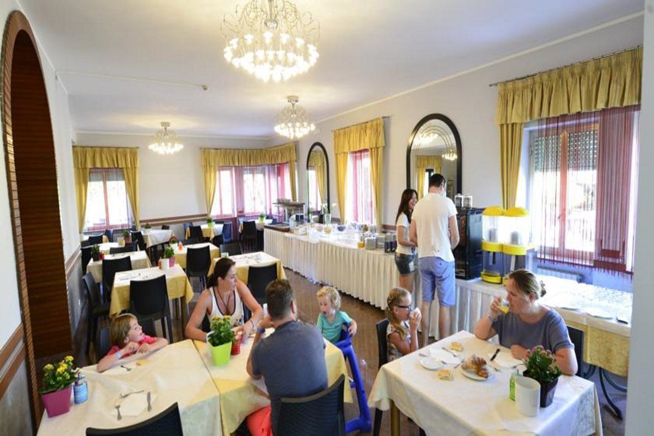 Hotel Bella Peschiera بسكييرا ديل غاردا المظهر الخارجي الصورة